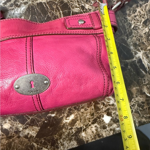 Fossil Pink Leather Shoulder Bag with Key Charm - Picture 4 of 16
